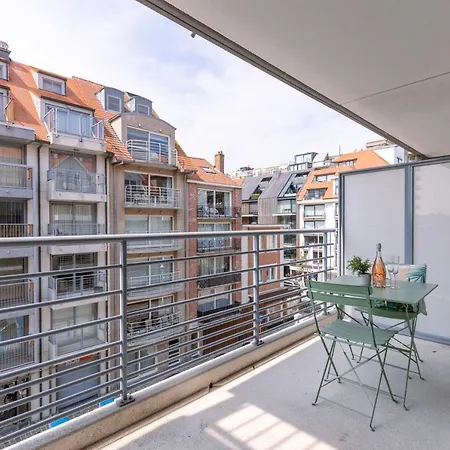 Fresh And Trendy, Completely Renovated Flat With Front Terrace And Side View Of The Dunes And The Sea Apartmán