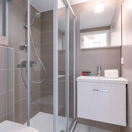 Fresh And Trendy, Completely Renovated Flat With Front Terrace And Side View Of The Dunes And The Sea * Nieuwpoort