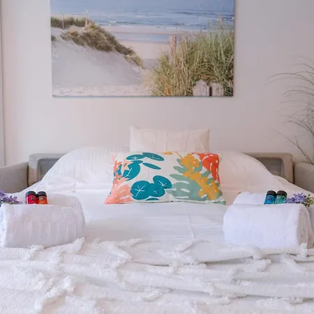Fresh And Trendy, Completely Renovated Flat With Front Terrace And Side View Of The Dunes And The Sea Apartmán